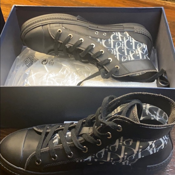 They’re not my size they’re too BIG size is 9.5! - Picture 6 of 10